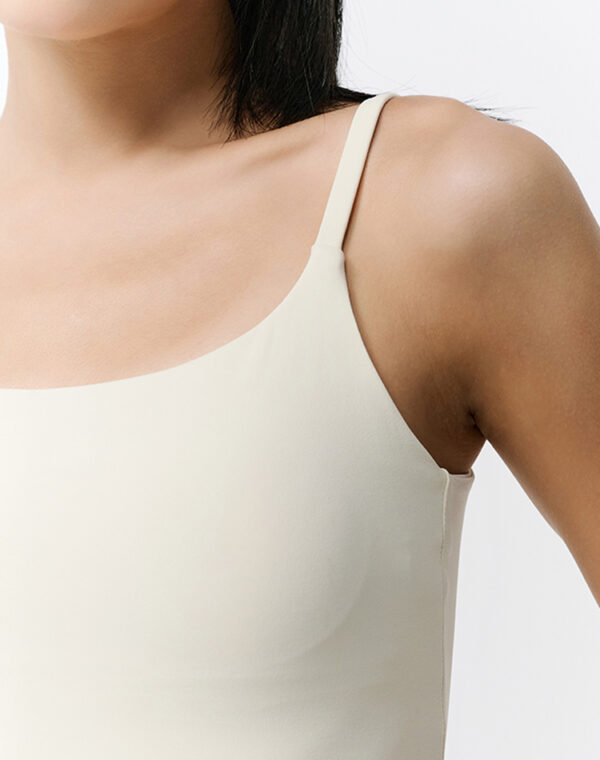 U-Shaped Back Vest _ Neckline