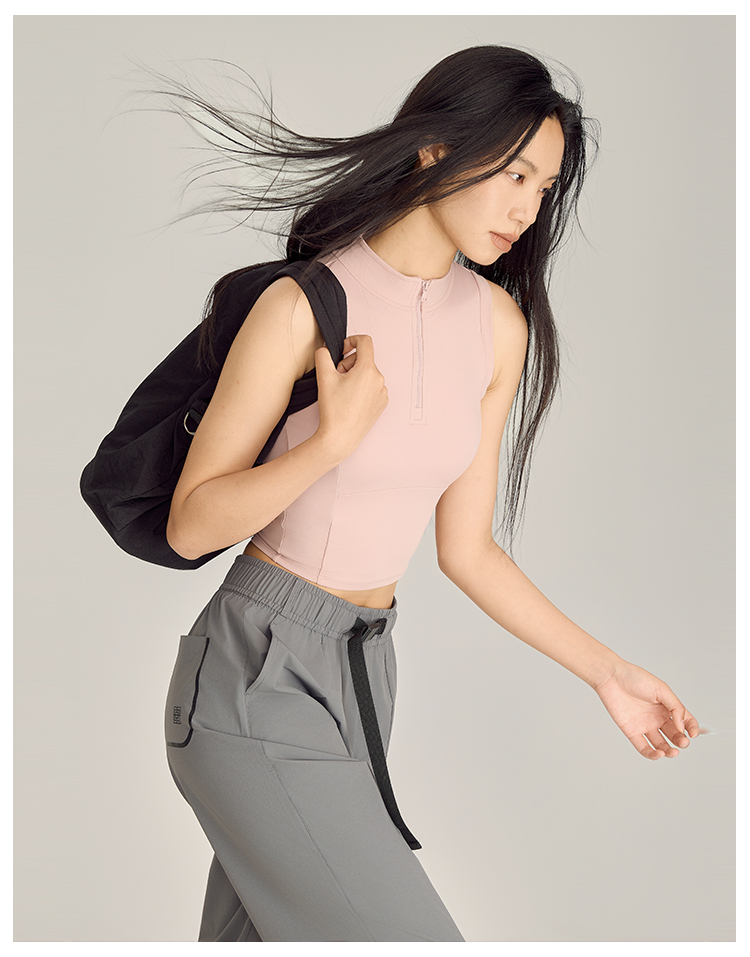 Stand collar sports bra